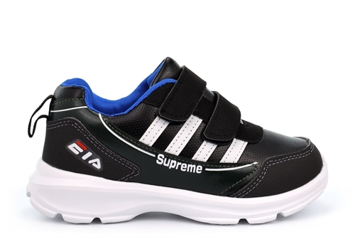 Boys Lightweight Trainers With Easy Touch Fastening Straps Black