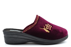 Jo & Joe Womens Wedge Heel Mule Slippers With Flower Embroidery Detail Wine